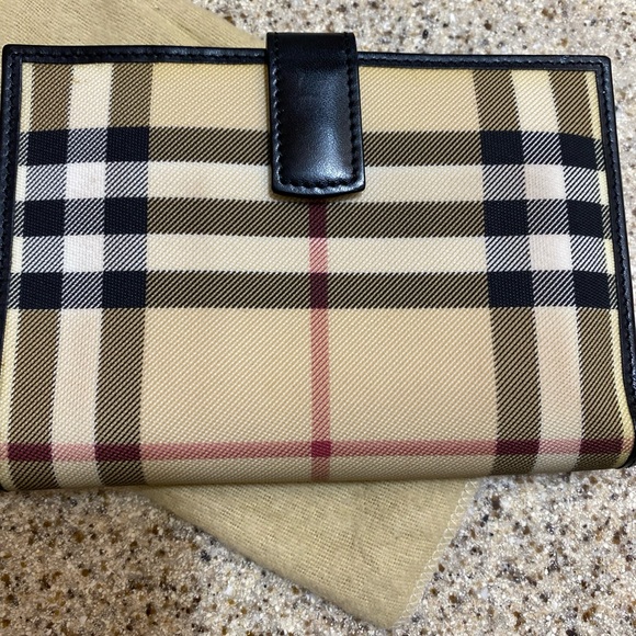 Authentic Burberry Wallet - Picture 16 of 16
